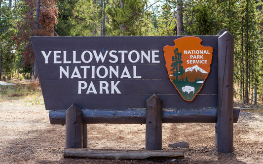 Welcome sign to Yellowstone