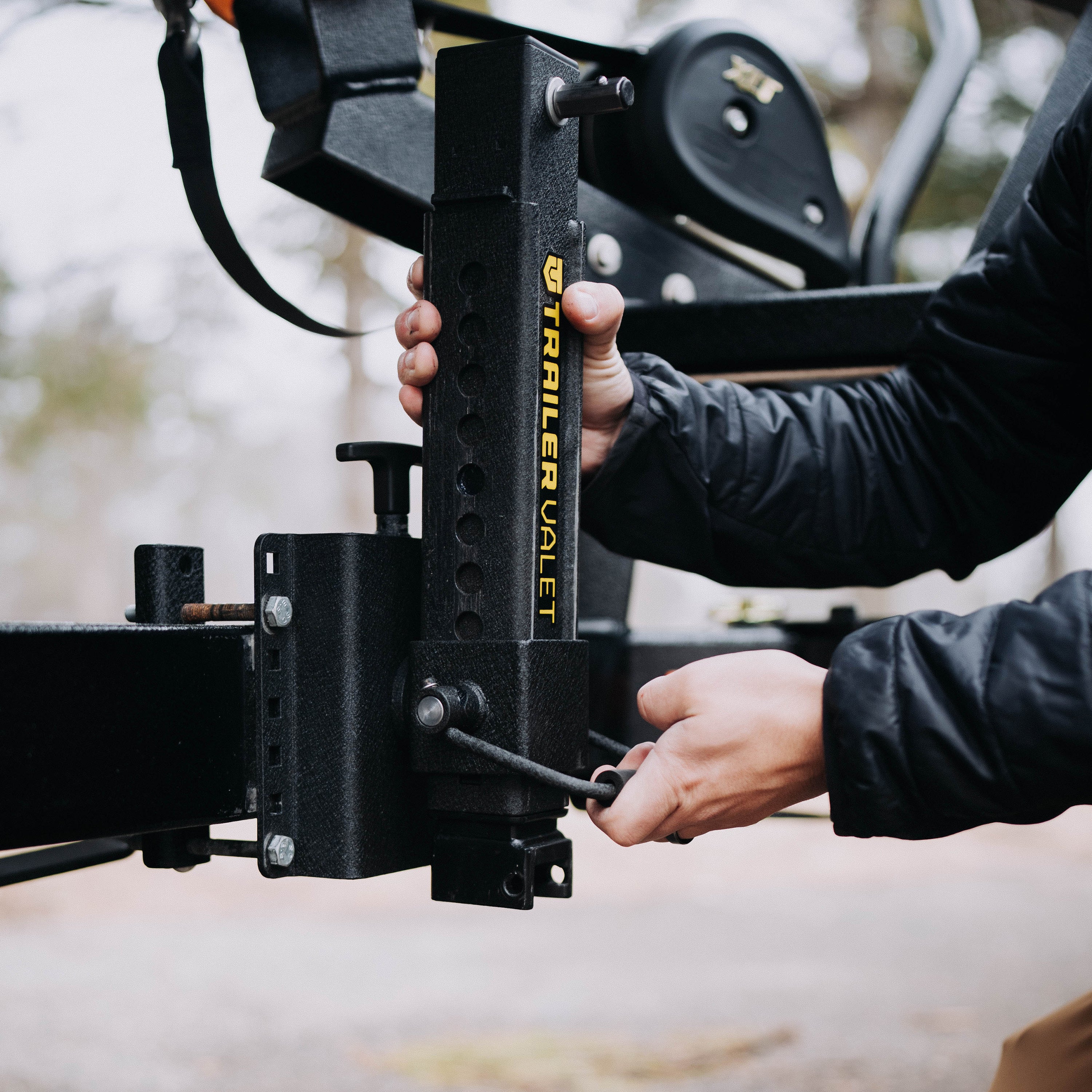 Jet Trailer用アルミ14x6J 2本 Trailer Valet JX7-S 7,000 lb Side-Mount Drill-Powered Jack